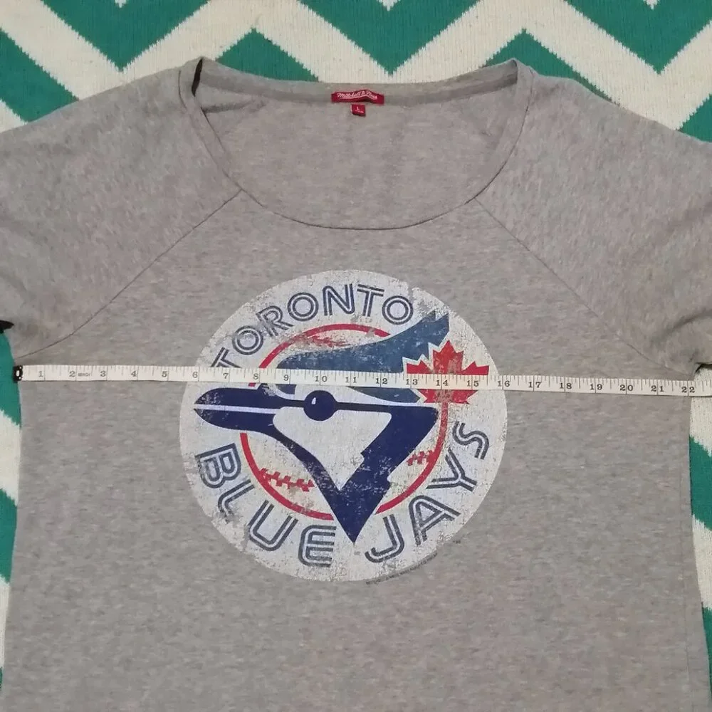 Vintage Style/Logo Blue Jays Sweatshirt - Picture 7 of 7